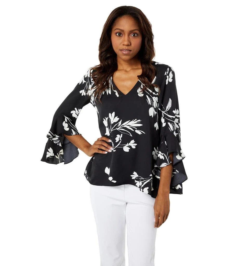 商品Vince Camuto|Flutter Sleeve Floral Whispers V-Neck Tunic,价格¥386,第1张图片