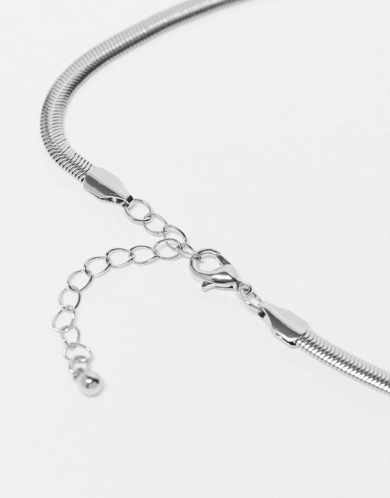 商品Reclaimed Vintage|Reclaimed Vintage statement heart sparkly necklace in silver,价格¥98,第5张图片详细描述