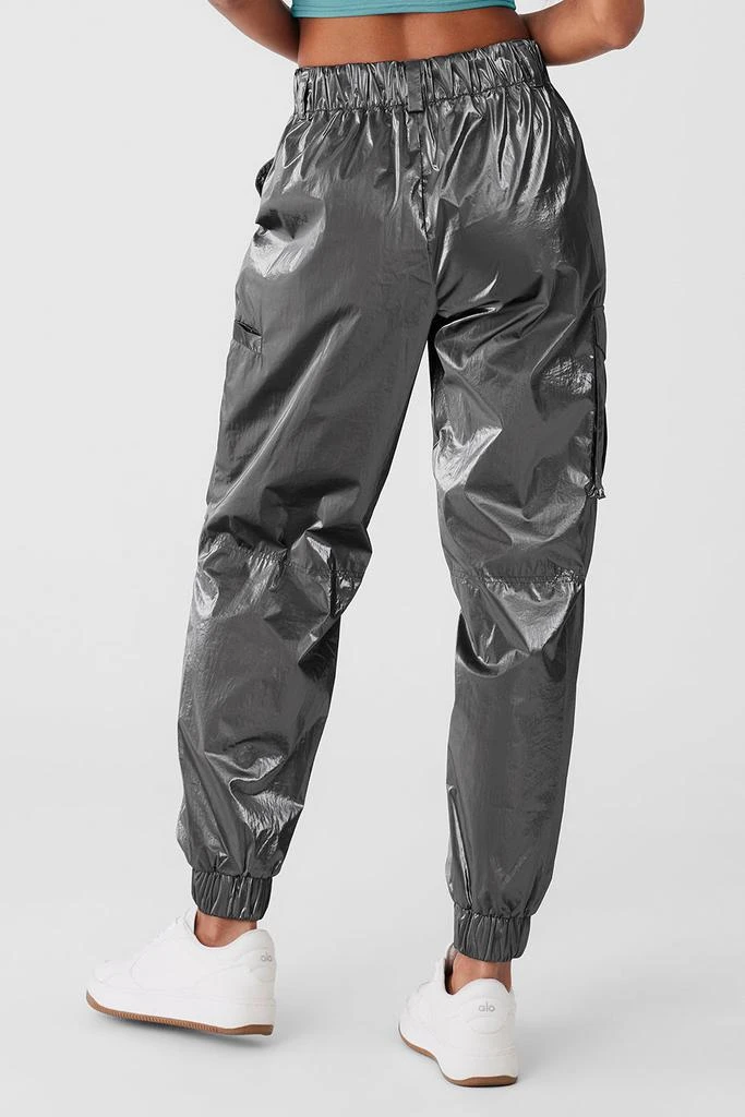 商品Alo|Metallic High-Waist Break Line Jogger - Silver Metallic,价格¥959,第3张图片详细描述