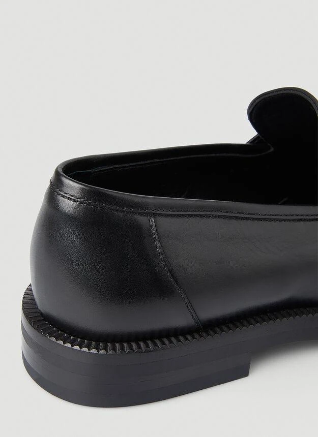 Bulb Toe Loafers in Black 商品