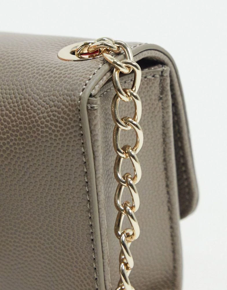 商品Mario Valentino|Valentino Divina foldover tassel detail cross body bag in taupe,价格¥697,第4张图片详细描述