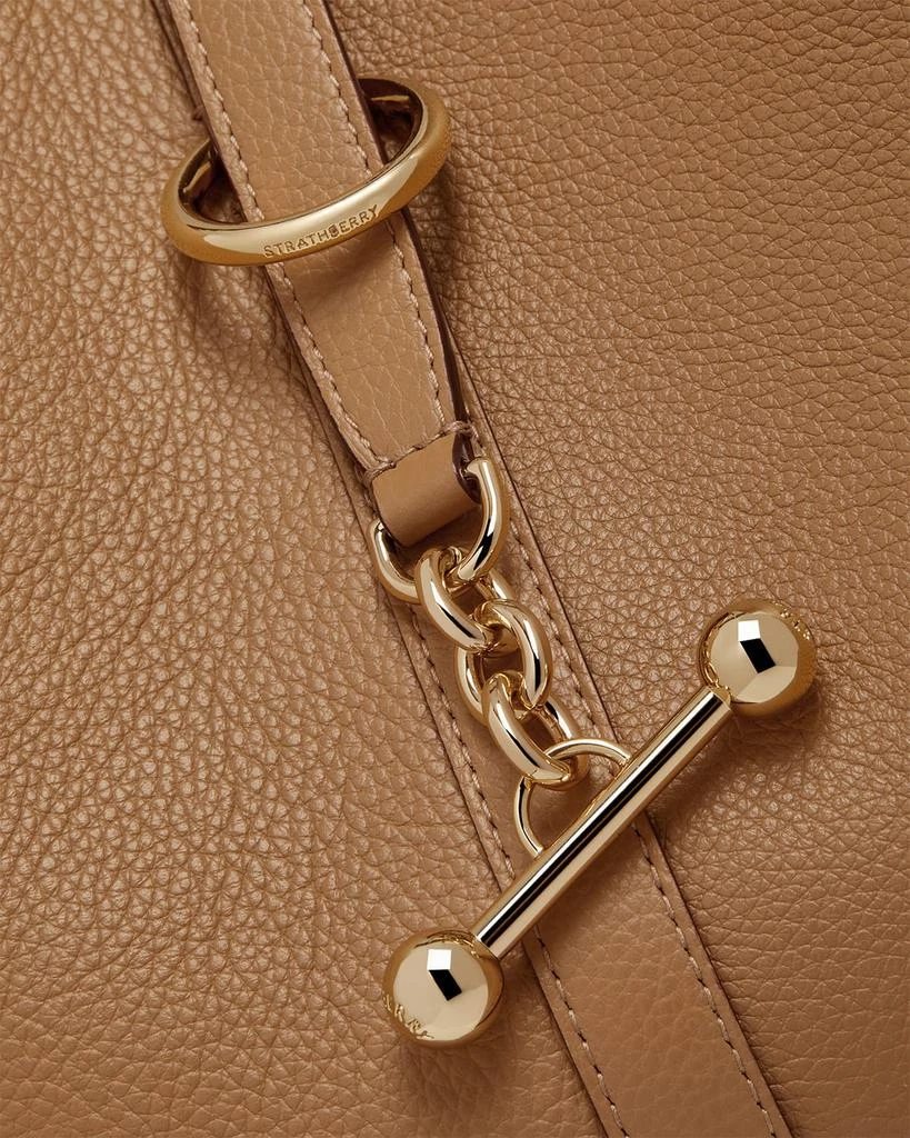 商品Strathberry|Kite Fine Grain Leather Toggle Hobo Bag,价格¥5786,第5张图片详细描述