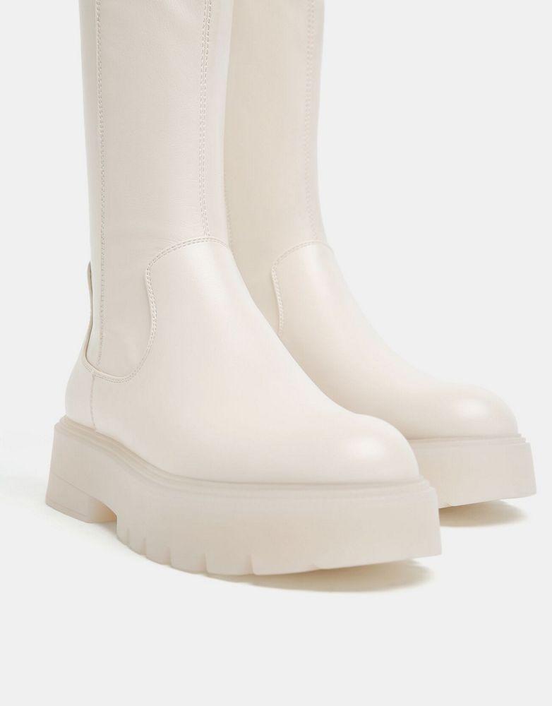 商品Bershka|Bershka pull on chelsea boots in beige with clear sole,价格¥214,第6张图片详细描述