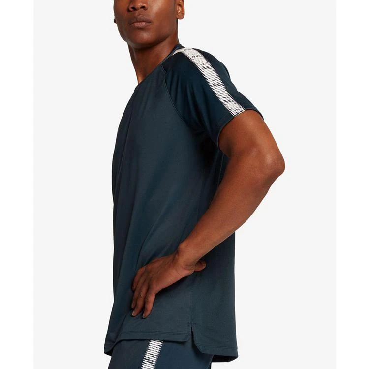 商品NIKE|男士 Breathe Squad 印花短袖,价格¥223,第3张图片详细描述