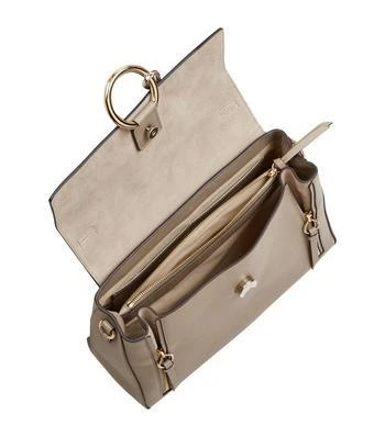商品Chloé|Medium Faye Day Bag,价格¥15181,第4张图片详细描述