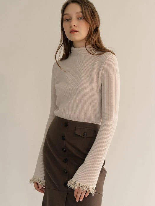 商品MONTS|Half Neck Bell Sleeve T-shirt_Beige,价格¥461,第2张图片详细描述