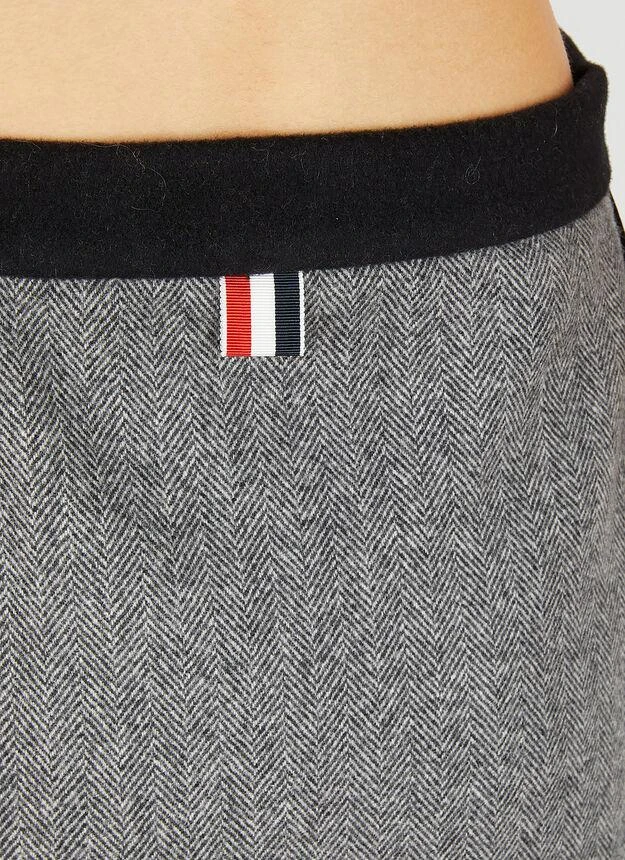 Logo Patch Wrap Skirt in Grey 商品