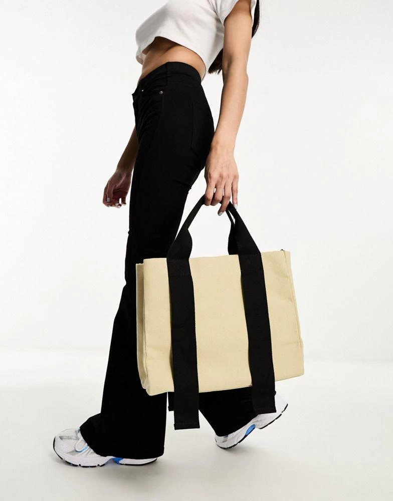 商品ASOS|ASOS DESIGN canvas tote bag with contrast strap and detachable crossbody bag strap,价格¥171,第3张图片详细描述