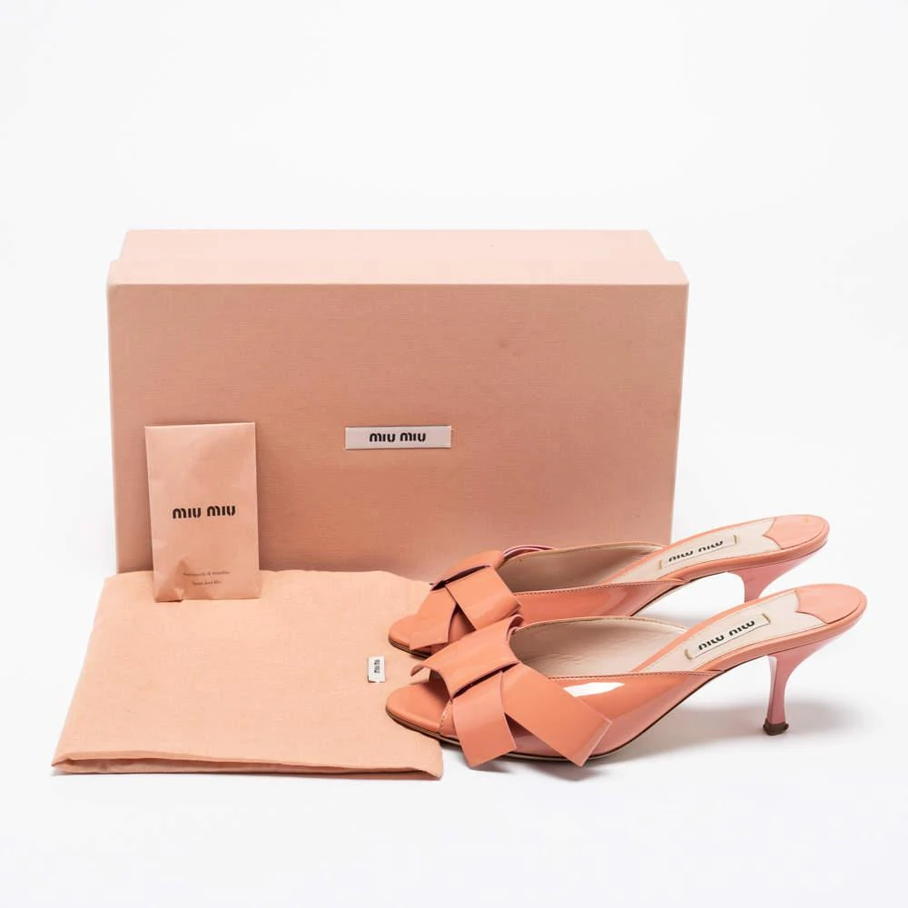 Miu Miu Blush Pink Patent Leather Bow Mules Size 36.5 商品