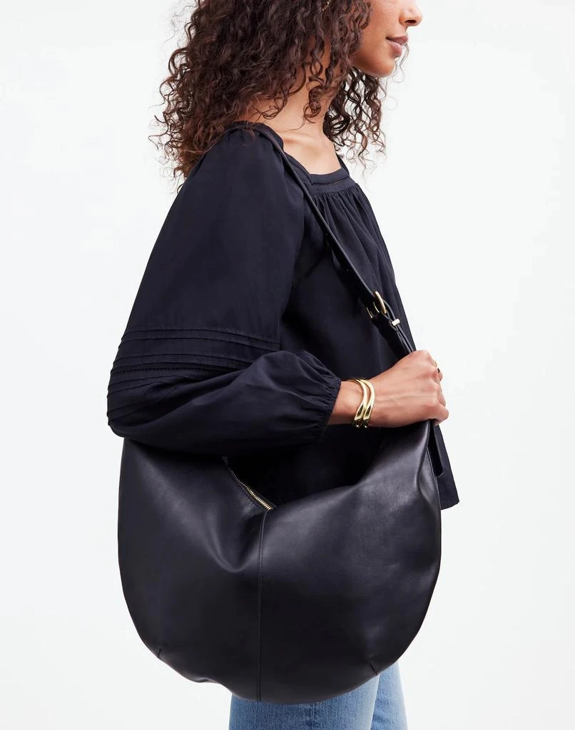 商品Madewell|The Essential Curve Shoulder Bag,价格¥1576,第4张图片详细描述