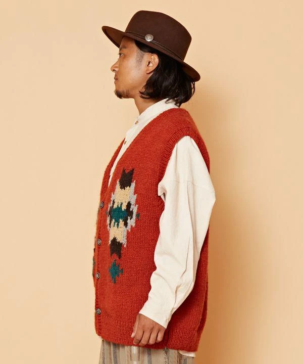 Hand Knitted Vest 商品