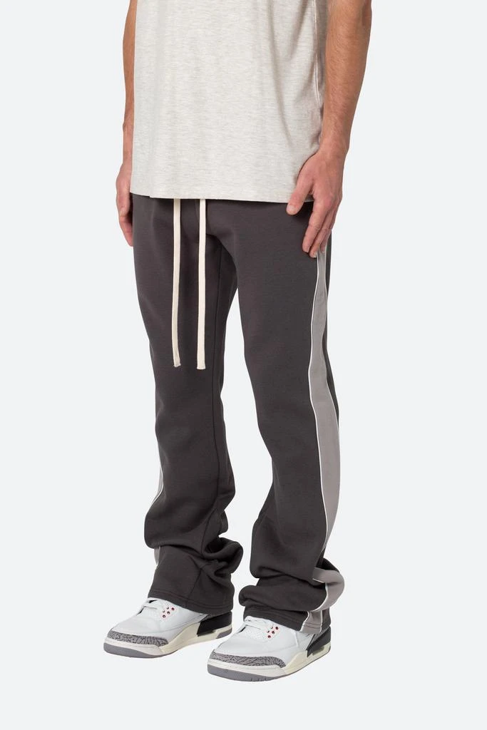 商品MNML|Flared Panel Track Pants - Grey,价格¥481,第3张图片详细描述