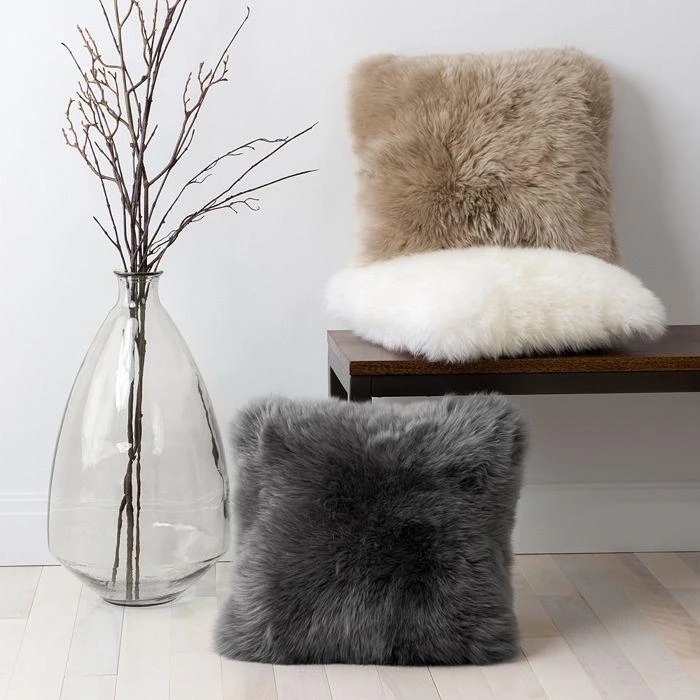 商品UGG|Sheepskin Decorative Pillow, 18" x 18",价格¥1090,第2张图片详细描述