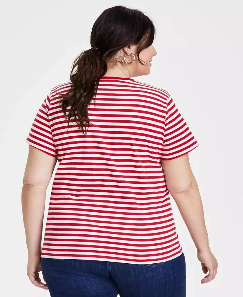 商品Levi's|Trendy Plus Size Perfect Sandy Striped T-Shirt,价格¥76,第2张图片详细描述