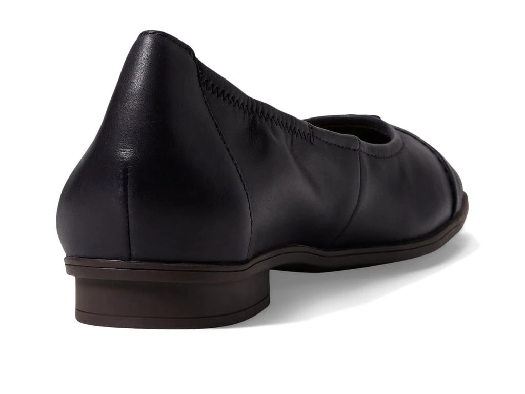 商品Clarks|Lyrical Sky,价格¥547,第5张图片详细描述