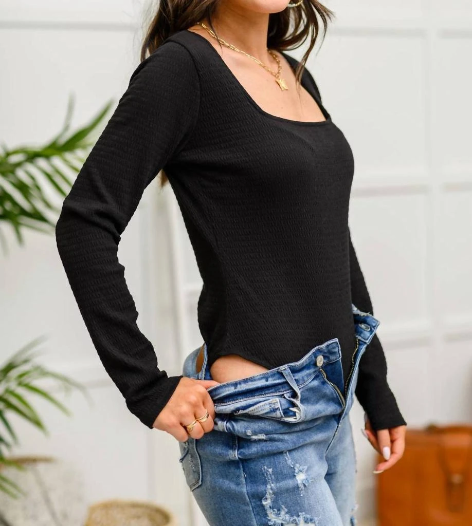 商品HEIMISH USA|Trisha Textured Square Neck Bodysuit In Black,价格¥379,第2张图片详细描述