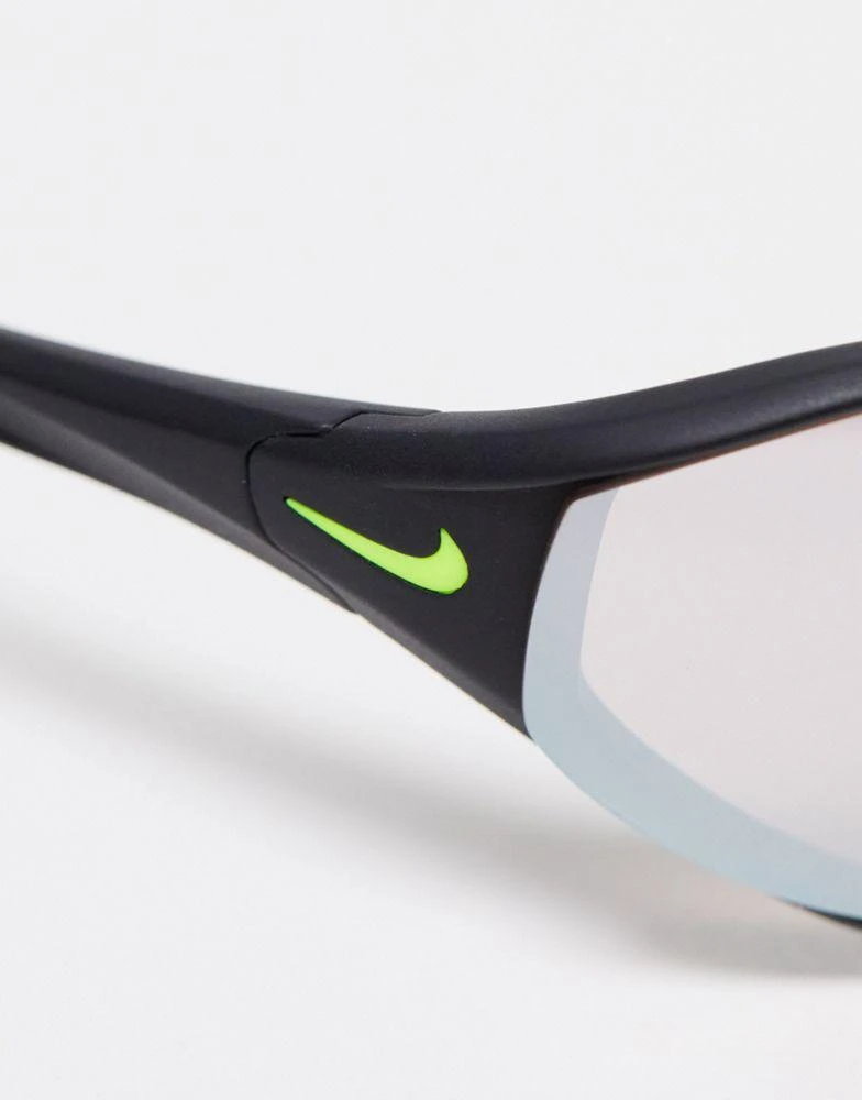 商品NIKE|Nike Aero Swift performance sunglasses in black,价格¥786,第3张图片详细描述