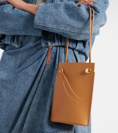 商品Loewe|Pebble Dice皮革小袋,价格¥9026,第2张图片详细描述