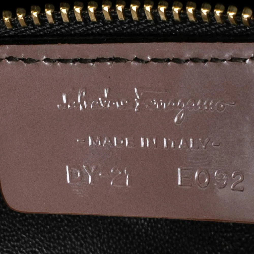 Salvatore Ferragamo Taupe Leather Jody Shoulder Bag 商品