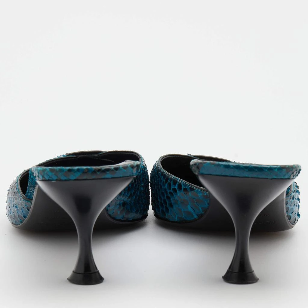 商品[二手商品] Sergio Rossi|Sergio Rossi Blue/Black Python Leather Kitten Heel Mules Size 37,价格¥1316,第5张图片详细描述