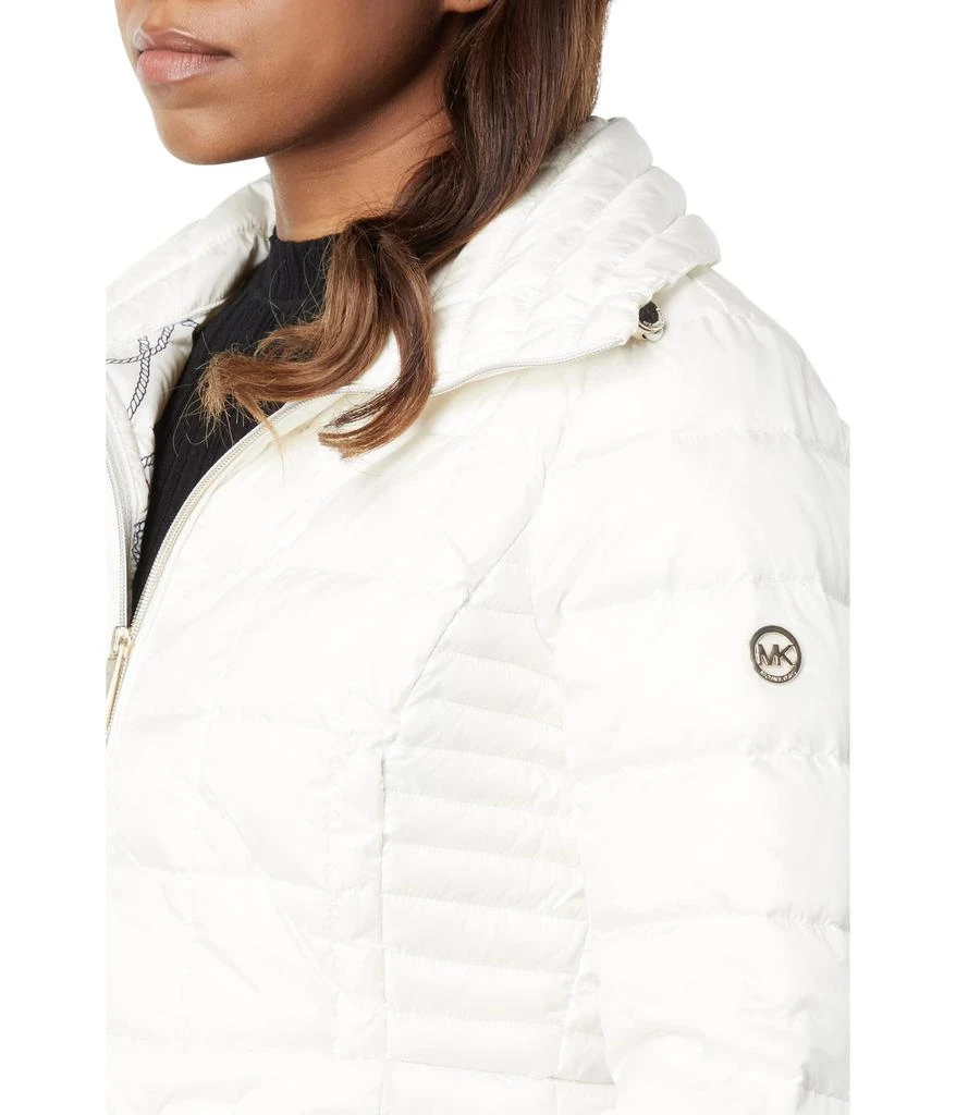 商品Michael Kors|Short Box Quilt Packable Down Jacket M825223E74,价格¥1459,第3张图片详细描述