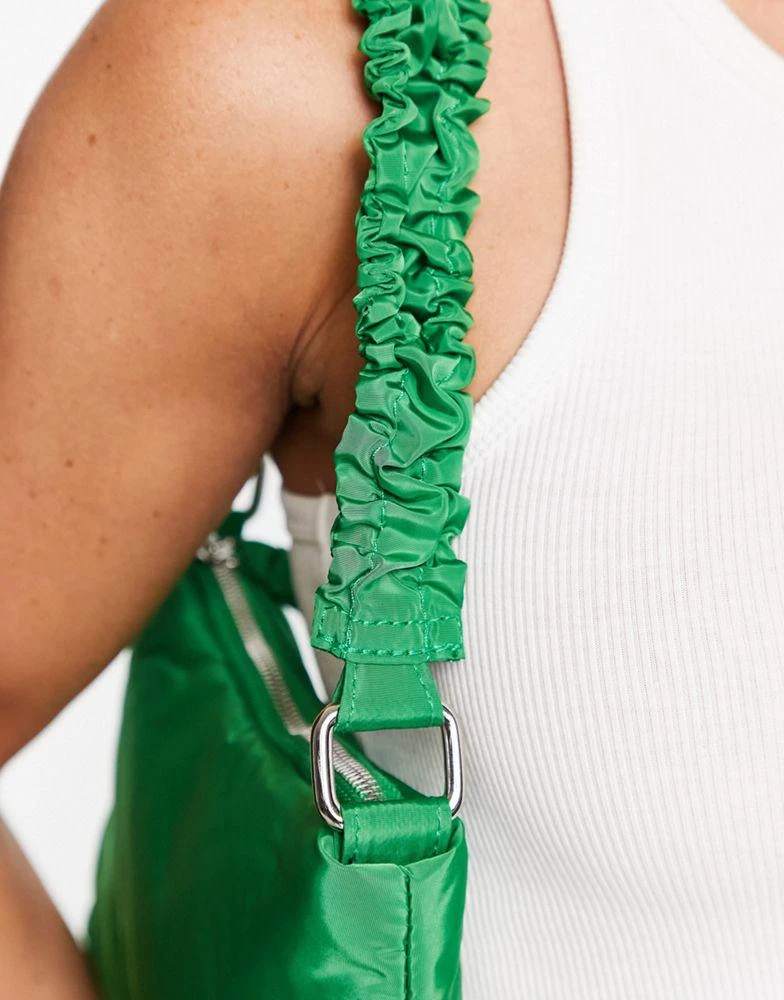 商品Topshop|Topshop Sacha nylon scrunchie strap shoulder bag in green,价格¥128,第3张图片详细描述