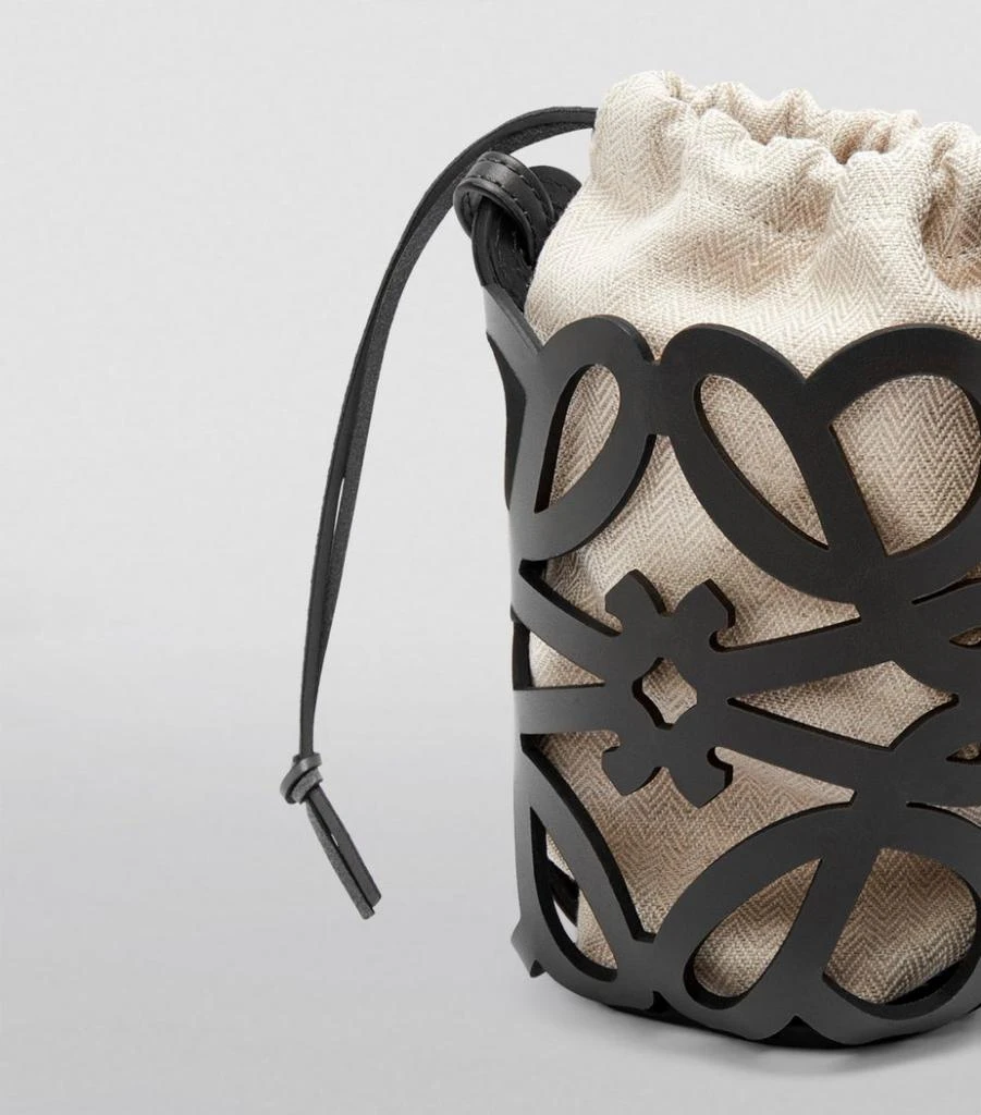 商品Loewe|x Paula's Ibiza Anagram Cut-Out Pocket Bag,价格¥6089,第4张图片详细描述