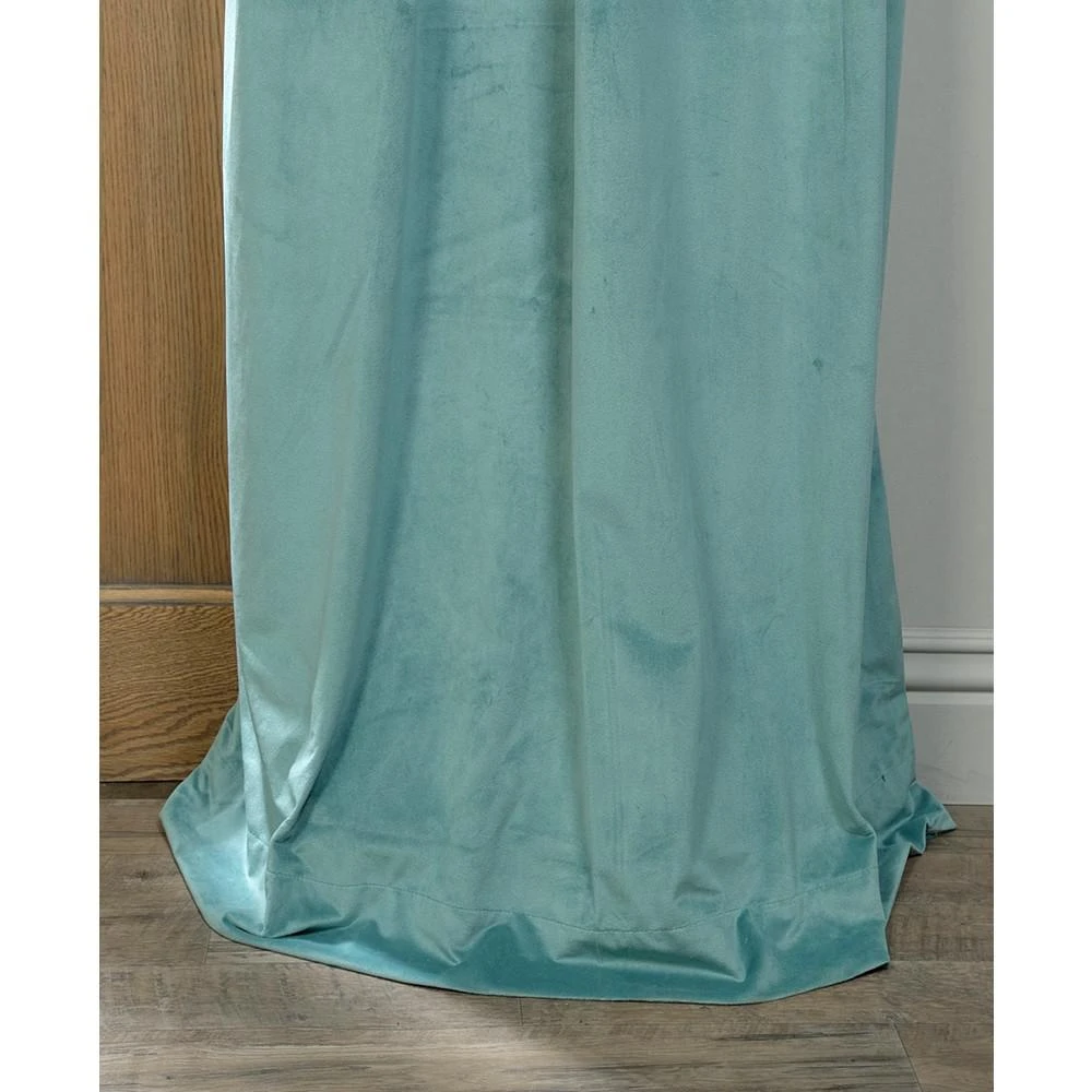 Signature Blackout Velvet Panel 商品