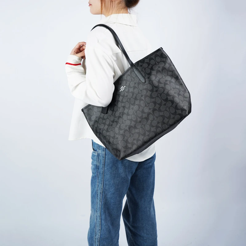 商品[国内直发] Coach|蔻驰 City 33 经典老花按扣开合大容量 帆布拼皮革 托特包Tote包购物袋单肩包 女款 黑色,价格¥2497,第6张图片详细描述