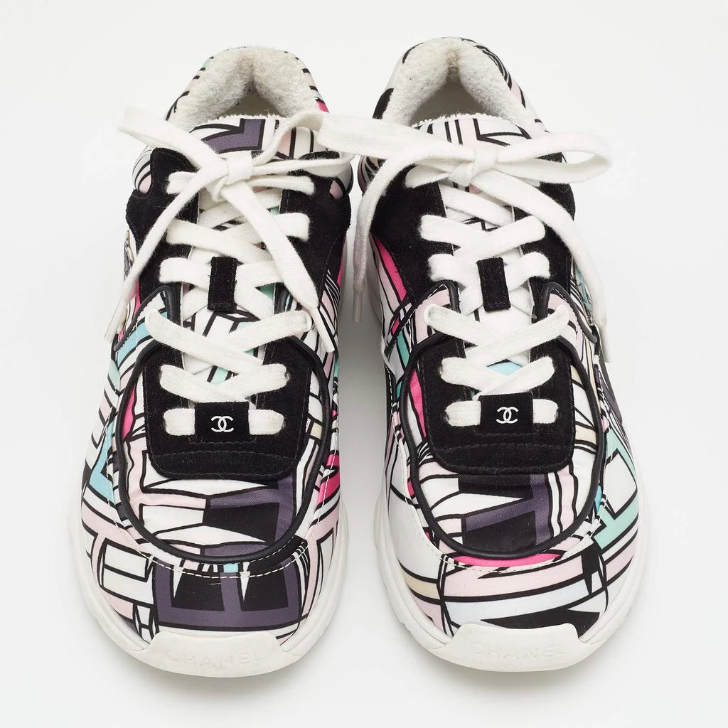 商品[二手商品] Chanel|Chanel Multicolor Abstract Print Satin And Suede CC Logo Trainer Low Top Sneakers Size 37,价格¥5290,第3张图片详细描述