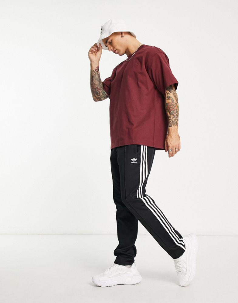 商品Adidas|adidas Originals trefoil essentials t-shirt in dark red,价格¥304,第5张图片详细描述