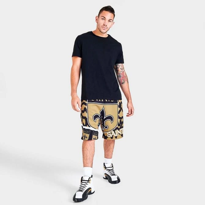 商品Mitchell and Ness|Men's Mitchell & Ness New Orleans Saints NFL Jumbotron 2.0 All-Over Print Shorts,价格¥411,第2张图片详细描述