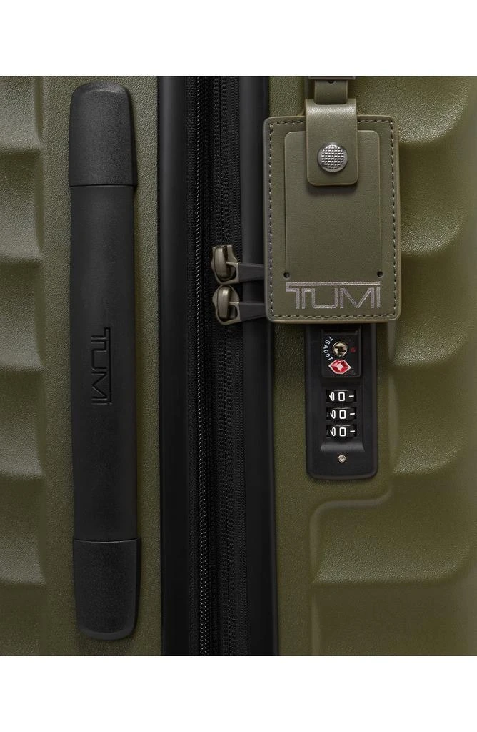 商品Tumi|22-Inch 19 Degrees International Expandable Spinner Carry-On,价格¥4284,第5张图片详细描述