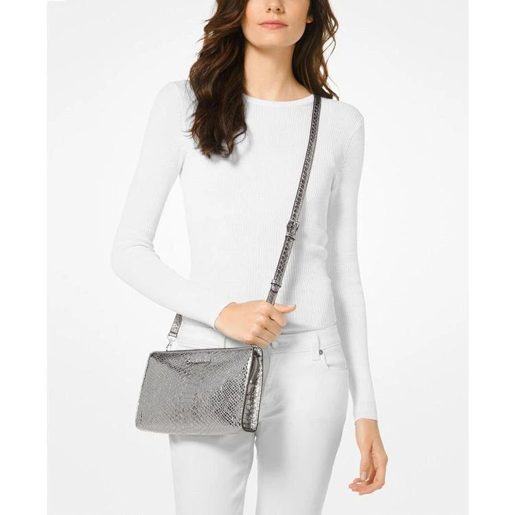 商品Michael Kors|MICHAEL  Large Crossbody Clutch,价格¥526,第2张图片详细描述