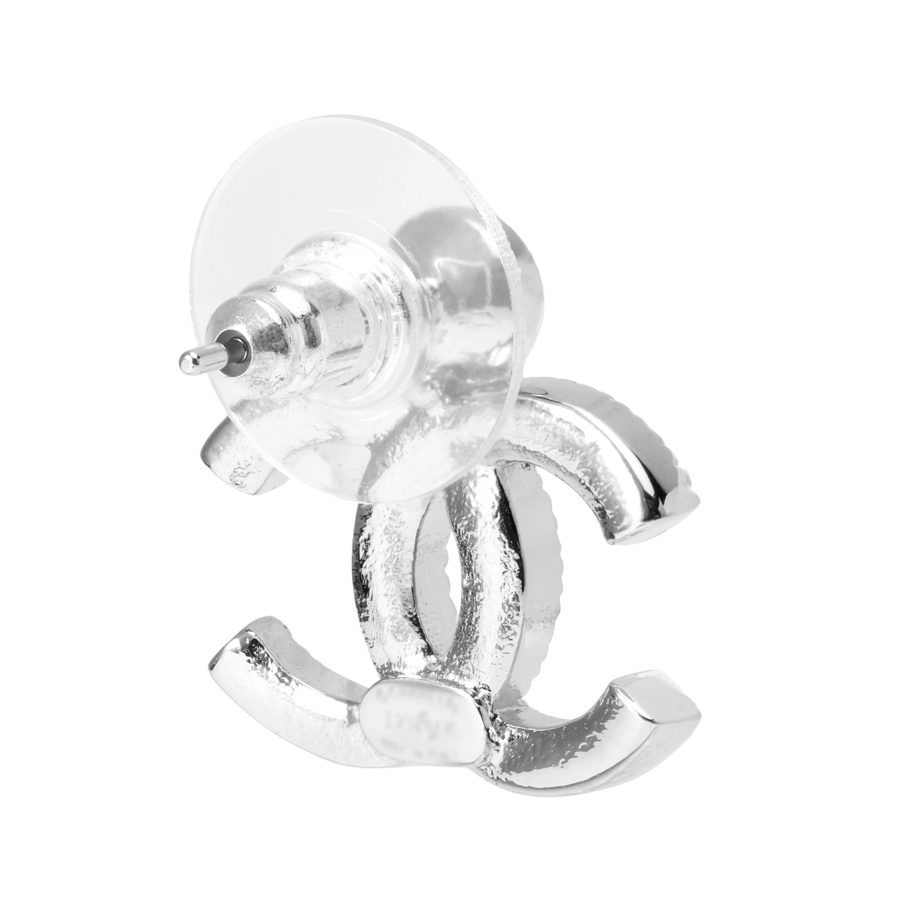 商品[国内直发] Chanel|【23K新品】 香奈儿 经典双C标志 水钻吊坠 金属 耳钉 女款 银色,价格¥8680,第7张图片详细描述