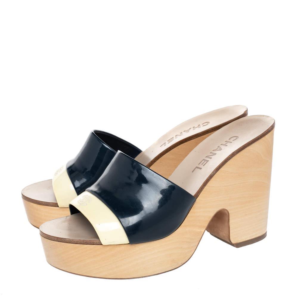 商品[二手商品] Chanel|Chanel Cream/Blue Patent Leather CC Wooden Clogs Sandals Size 37.5,价格¥3017,第6张图片详细描述
