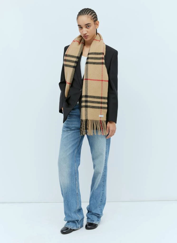 商品Burberry|Check Wool Cashmere Scarf,价格¥2581,第3张图片详细描述