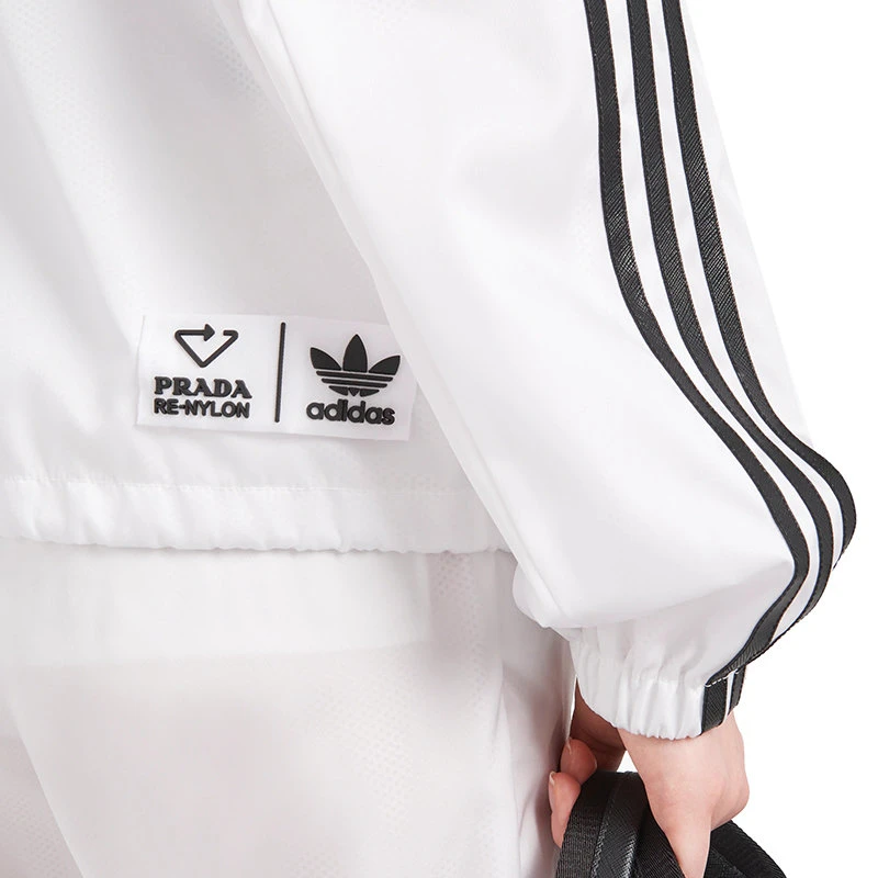 商品Prada|【预售3-7天】普拉达  ADIDAS联名系列 男女同款白色再生尼龙运动连帽夹克SGB964_1WQ8_F0AA1_S_212,价格¥10650,第6张图片详细描述