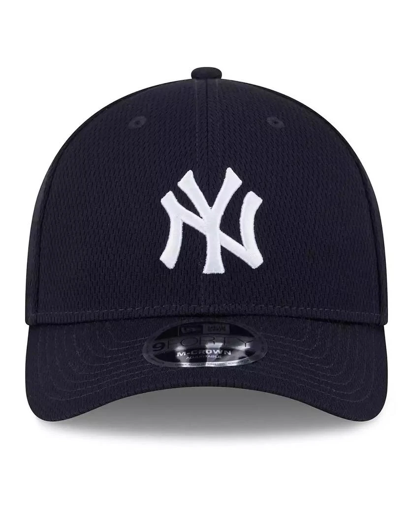 商品New Era|Men's Navy New York Yankees 2025 MLB Clubhouse 9FORTY M-Crown Adjustable Hat,价格¥200,第5张图片详细描述