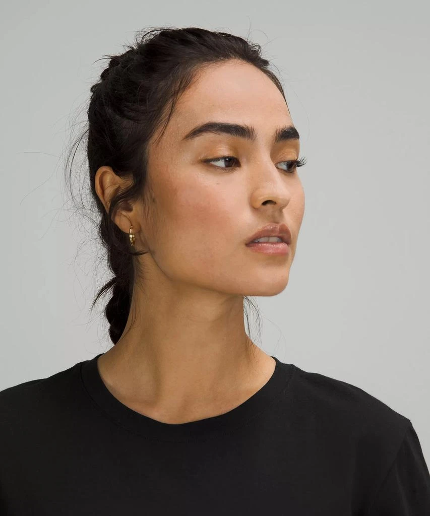 Love Curved-Hem Crewneck T-Shirt 商品