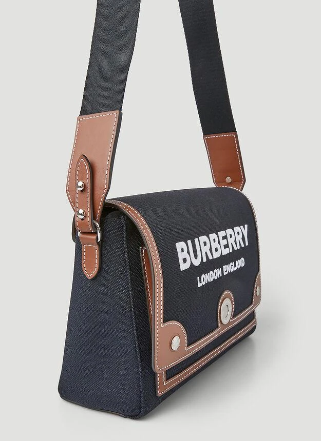 商品Burberry|Logo Print Messenger Shoulder Bag in Black,价格¥9592,第3张图片详细描述