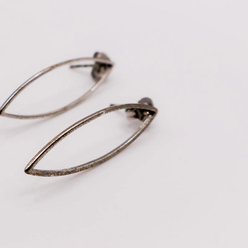 商品Le Réussi|Silver Eye Shaped Earrings,价格¥151,第2张图片详细描述