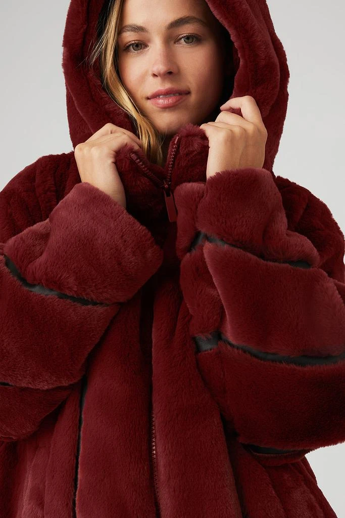 商品Alo|Knock Out Faux Fur Jacket - Cranberry,价格¥2827,第4张图片详细描述