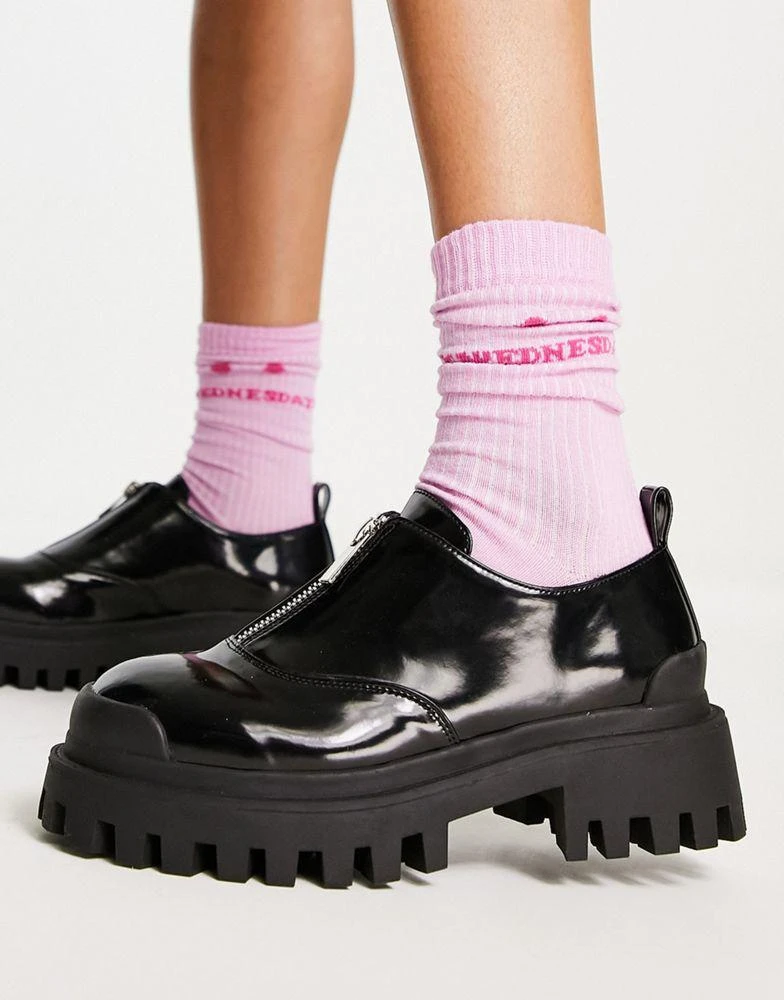 商品ASOS|ASOS DESIGN Martian chunky zip front flat shoes in black,价格¥122,第2张图片详细描述