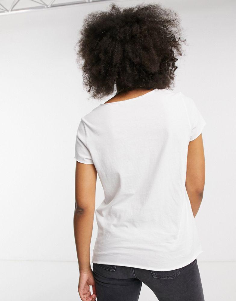 AllSaints Emelyn tonic v-neck t-shirt in white商品第2张图片规格展示
