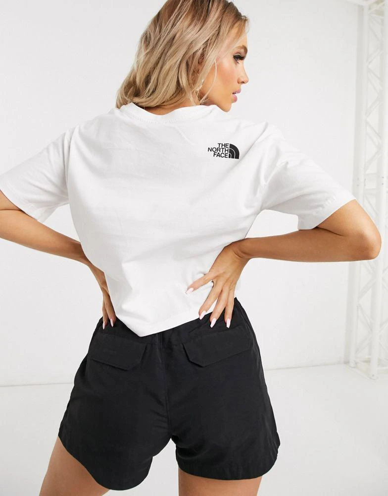 商品The North Face|The North Face Simple Dome Cropped t-shirt in white Exclusive at ASOS,价格¥128,第2张图片详细描述