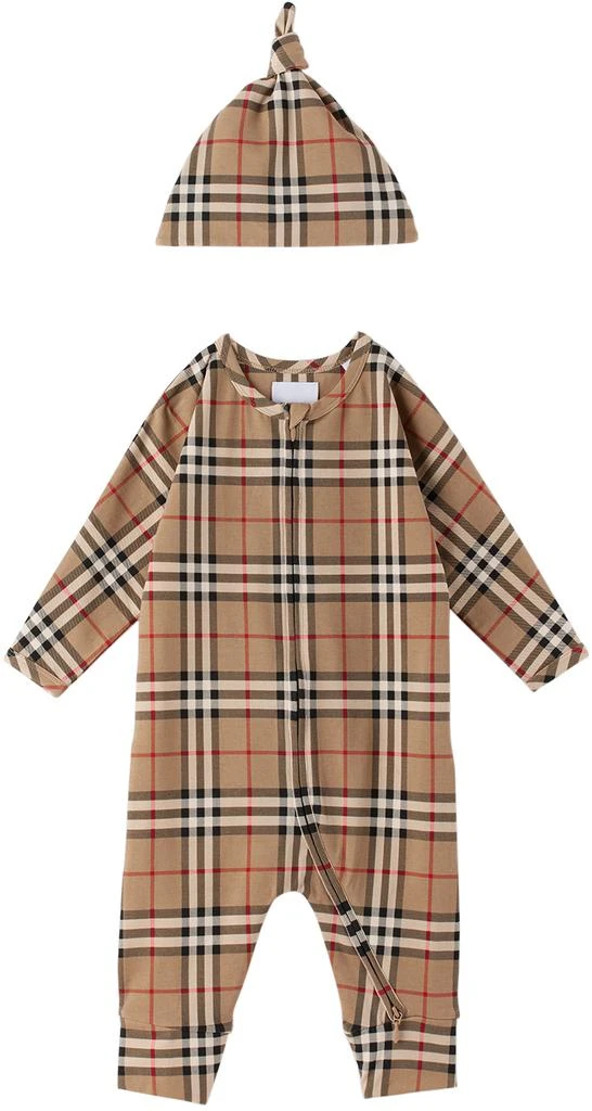 商品Burberry|驼色格纹婴儿连身裤 & 毛线帽套装,价格¥2912,第1张图片