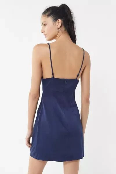 商品Urban Outfitters|UO Mallory Cowl Neck Slip Dress,价格¥114,第2张图片详细描述