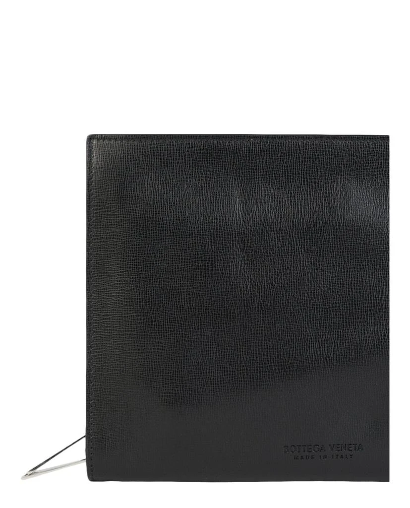 商品Bottega Veneta|Leather Embossed Pouch,价格¥1928,第3张图片详细描述