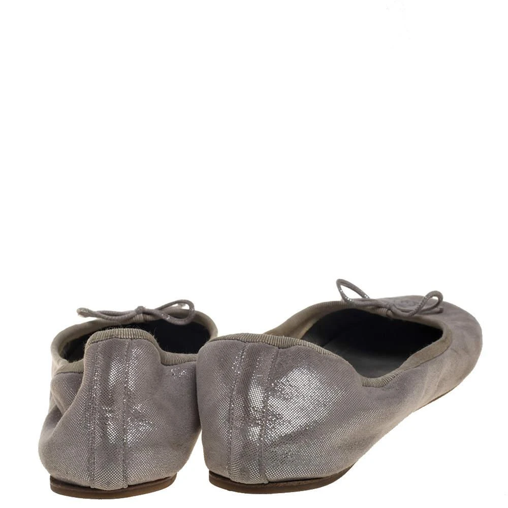 商品[二手商品] Chanel|Chanel Silver Glitter Suede CC Ballet Flats Size 40,价格¥1016,第5张图片详细描述